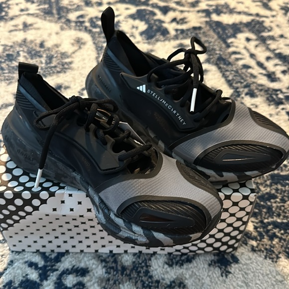 NWT Adidas Stella McCartney Ultraboost 23 - Picture 3 of 16
